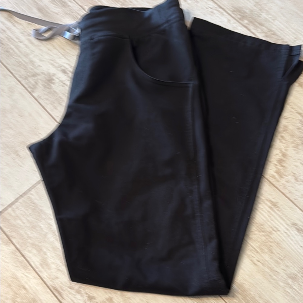 Black Figs Kade pants